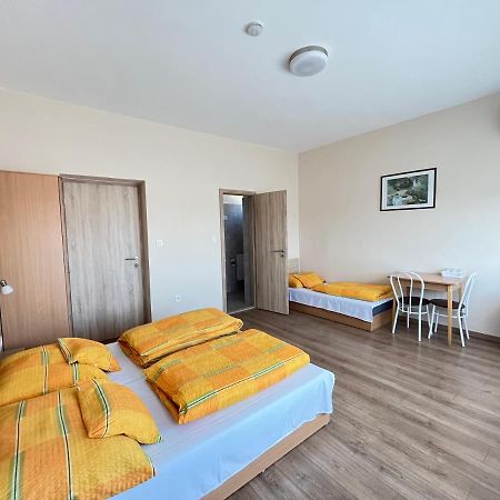 Globus Guesthouse, Vendeghaz Sormas Exterior photo